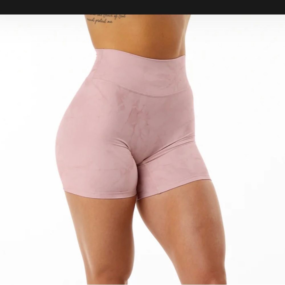 Alphalete Alphalux wonder short 6”